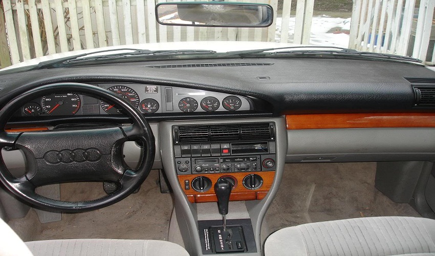 Audi 100 Año 1992 interior