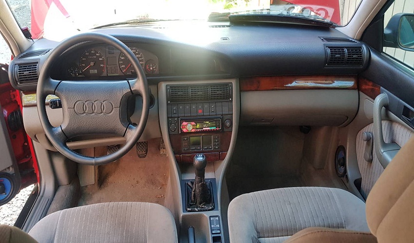 Audi 100 de 1994 interior