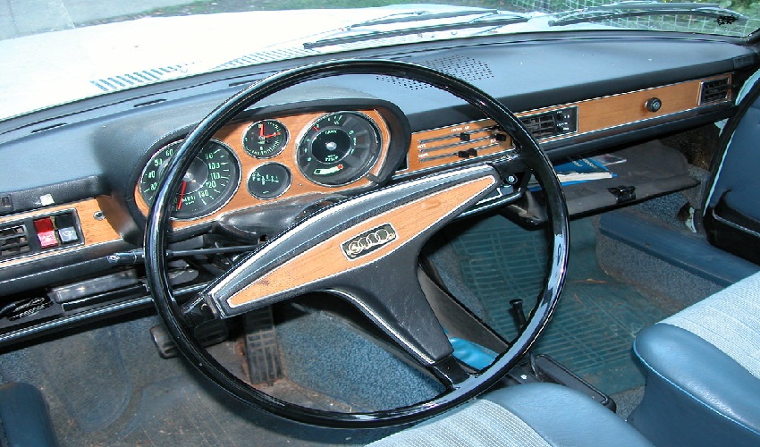 Audi 100Ls 1971 interior