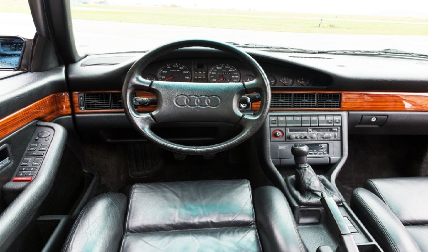 Audi 200 Año 1986 interior.