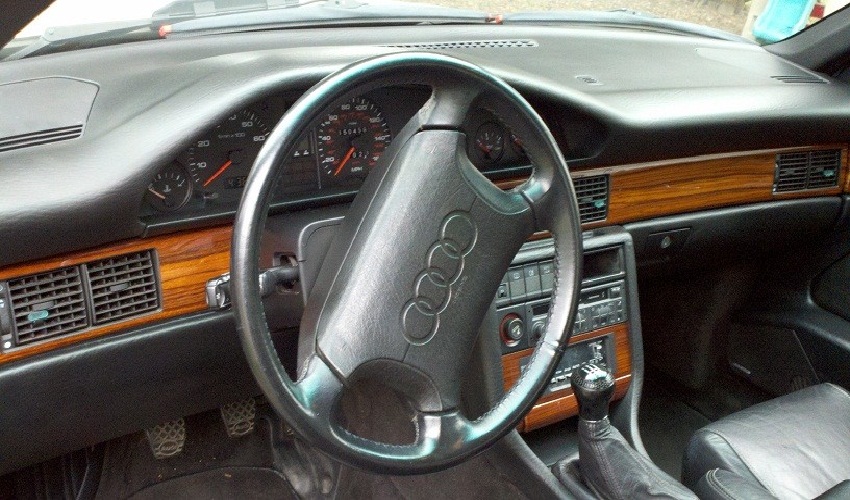 Audi 200 Año 1986 interior