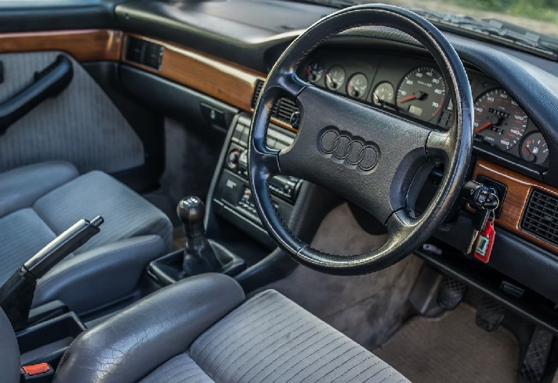 Audi 200 Año 1989 interior