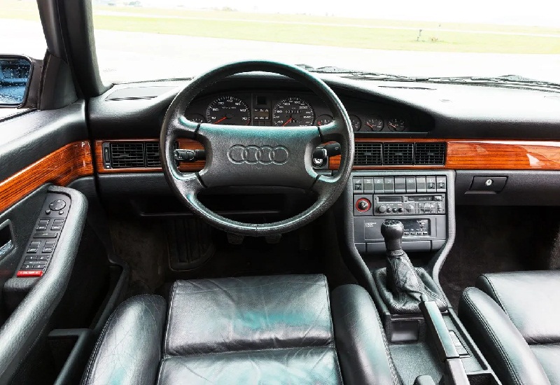 Audi 200 Año 1992 interior