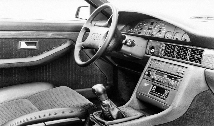 Audi 200 interior