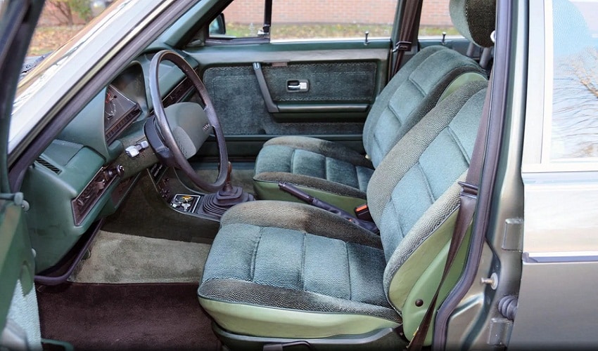 Audi 5000 del año 1982 interior