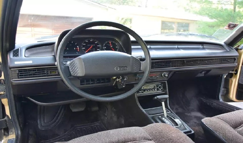 Audi 5000 interior