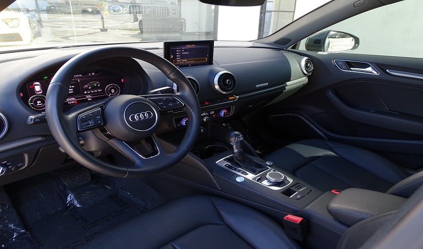 Audi A3 Etron 2018 interior