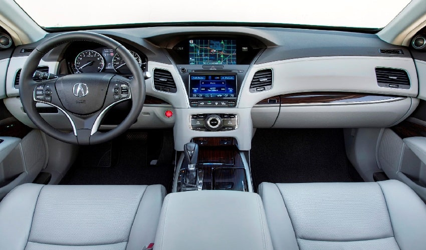 Diseño interior del Acura Rlx Año 2015