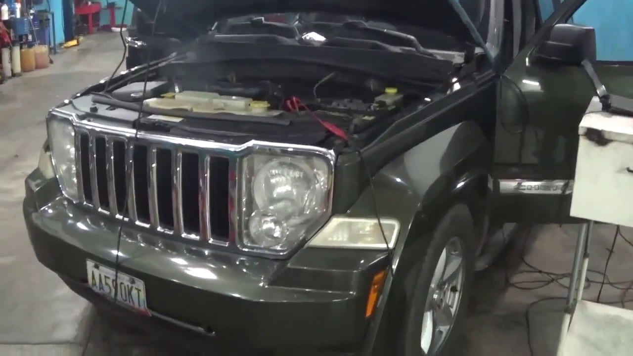 Diagnóstico de falla del ventilador del radiador en Jeep Cherokee que no funciona.